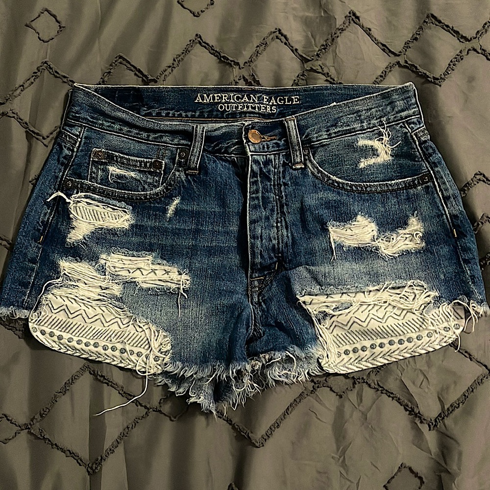 AEO | Distress Cut Off Demin Shorts